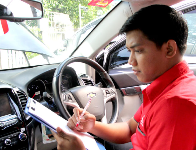 Kru & Pelanggan Flashdeal.mobil123.com